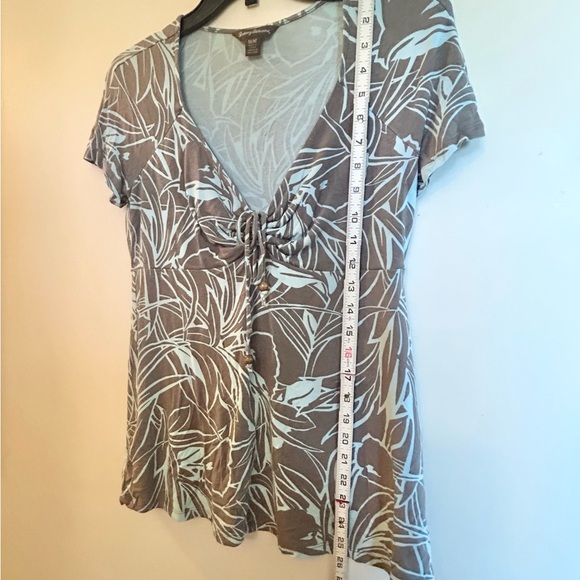 Tommy Bahama - Womens Size: Medium Hawaiian Aloha Print Short Sleeve Top - Picture 7 of 8